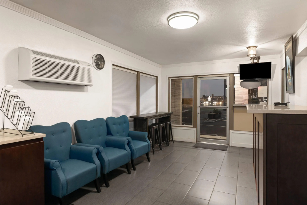 photo 1 of Travelodge by Wyndham Everett City Center