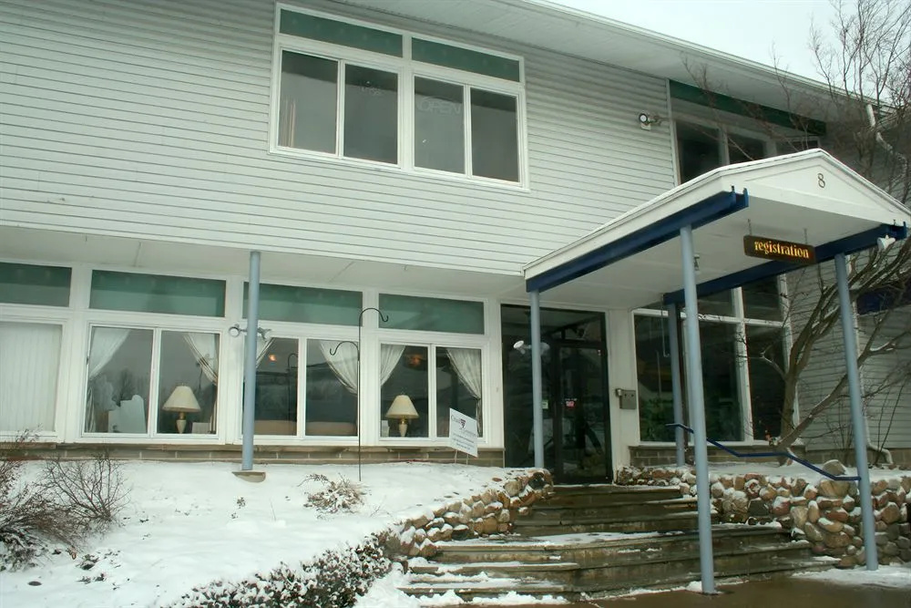 photo 1 of Finger Lakes Hotel