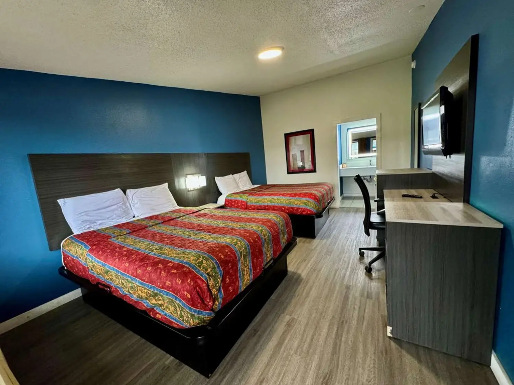 photo 1 of Knights Inn Greenville, NC