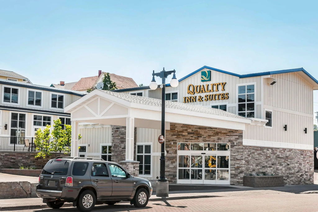 photo 1 of Quality Inn & Suites Houghton Downtown