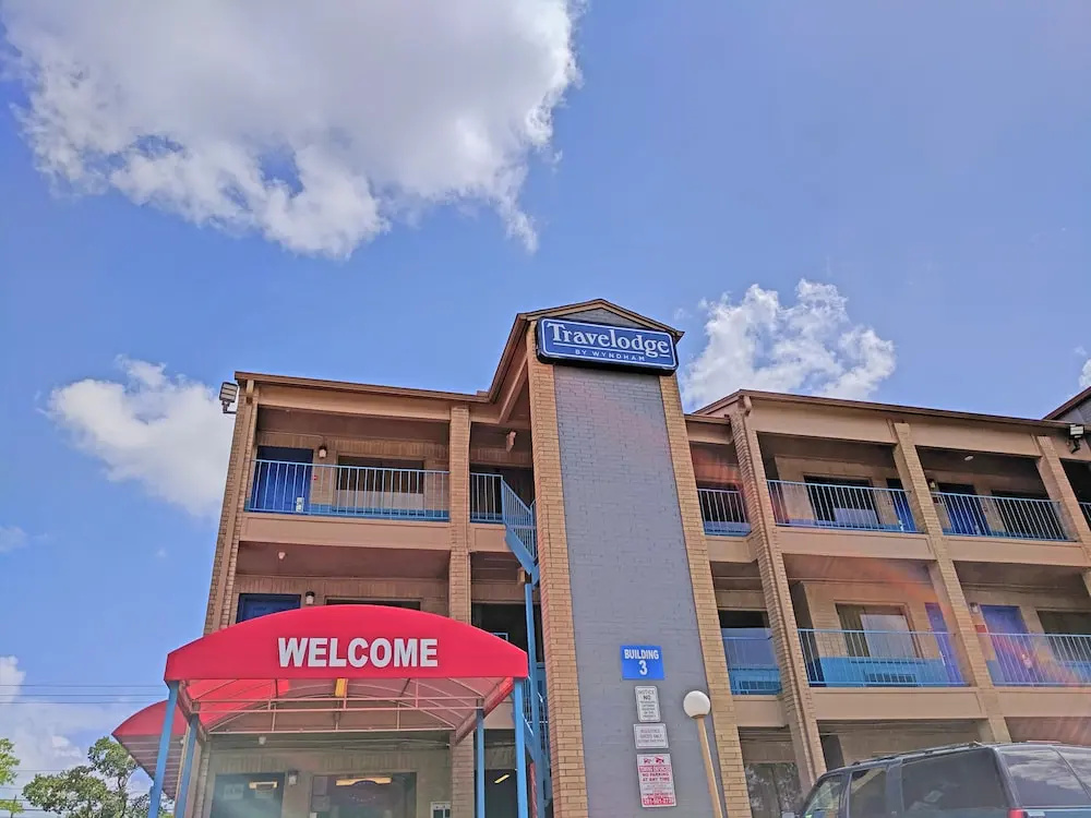 photo 1 of Travelodge Houston Hobby Airport