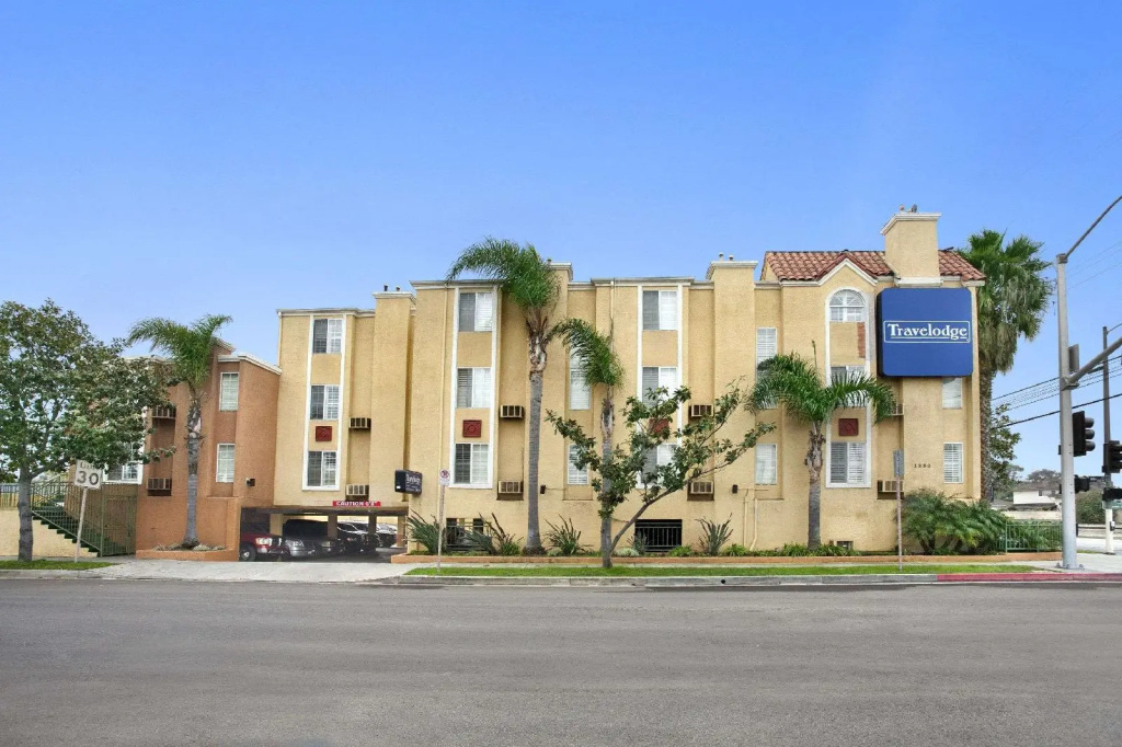 photo 1 of Travelodge Inn & Suites by Wyndham Gardena CA