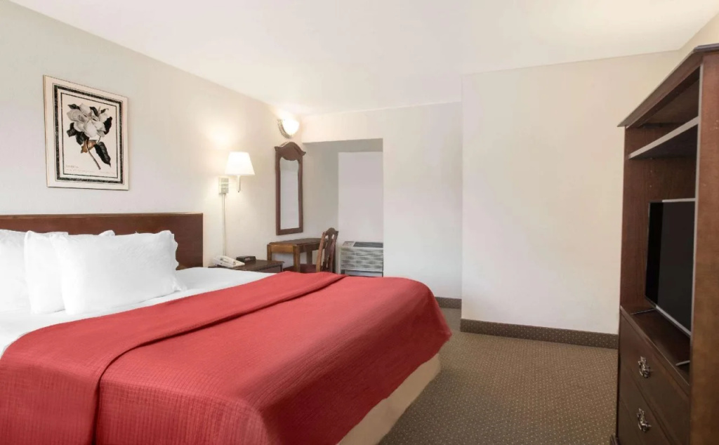 photo 1 of Travelodge by Wyndham Lafayette