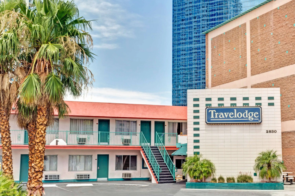photo 1 of Travelsuites Inn