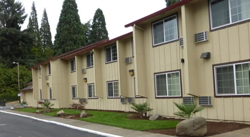 photo 1 of Travelodge Portland Airport