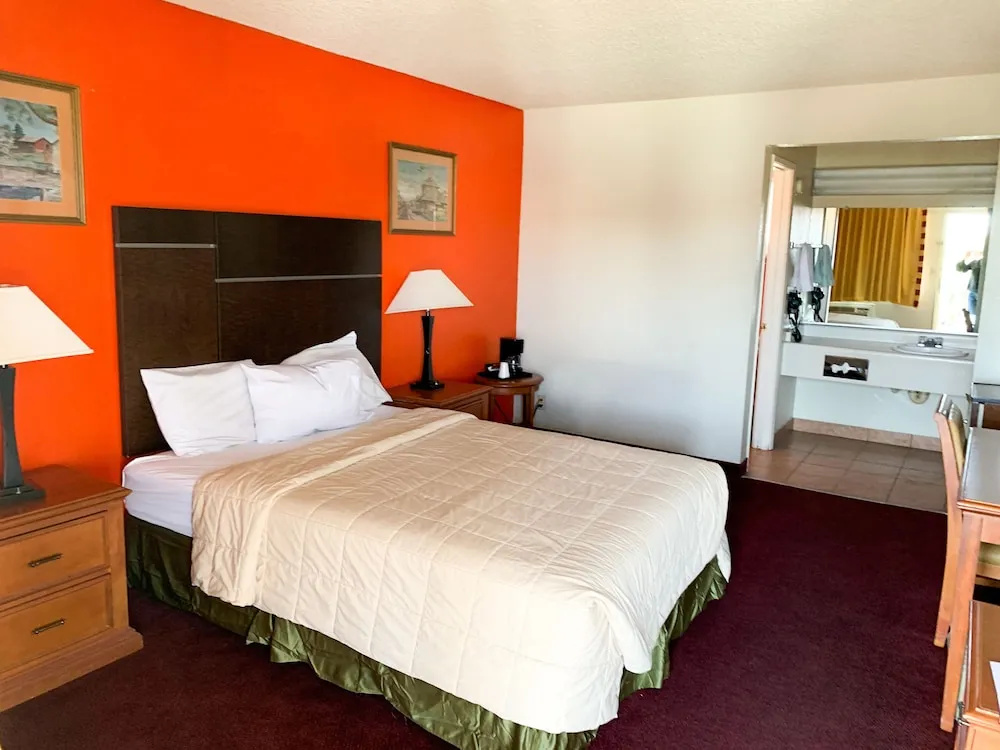 photo 1 of Travelodge Ridgecrest
