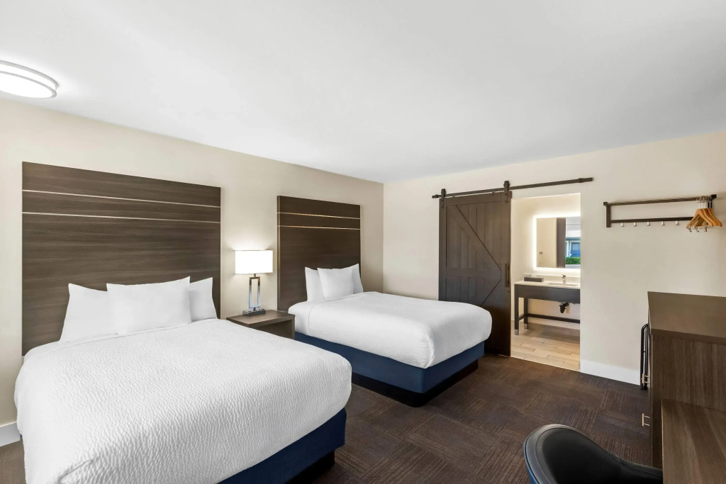 photo 1 of Travelodge by Wyndham Santa Rosa Wine Country