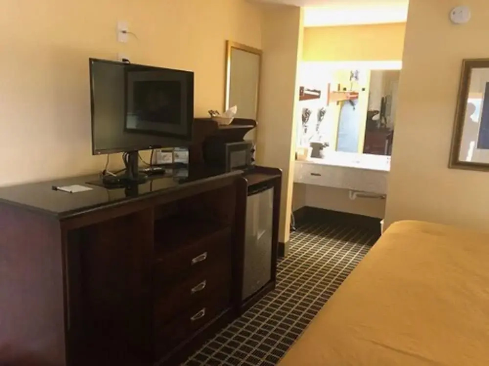 photo 1 of Travelodge Unadilla