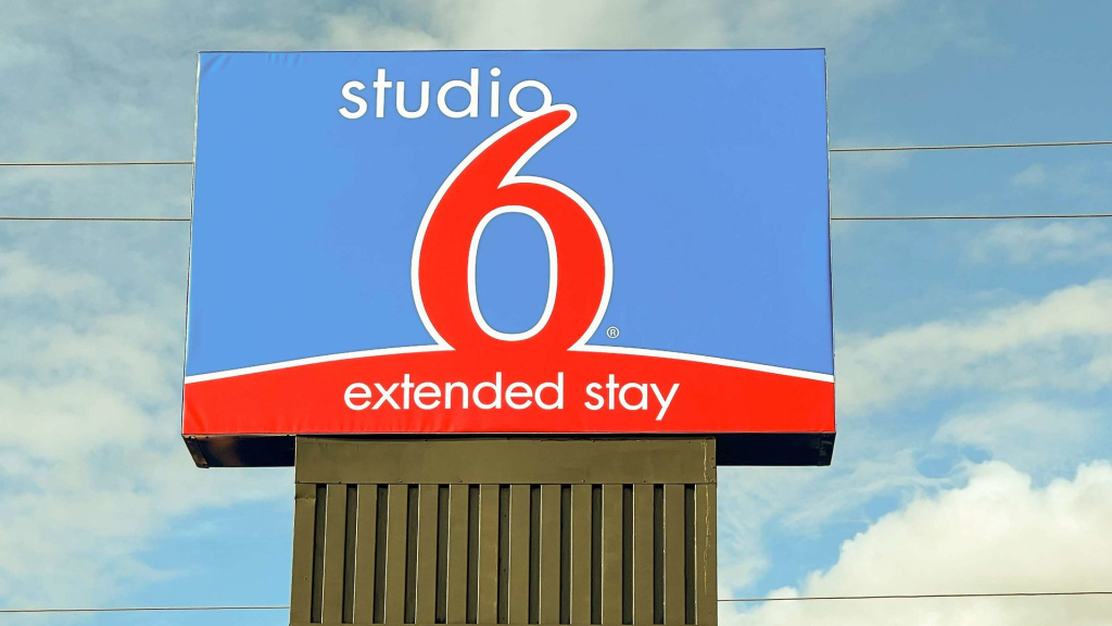 photo 1 of Studio 6 Wilmington, NC