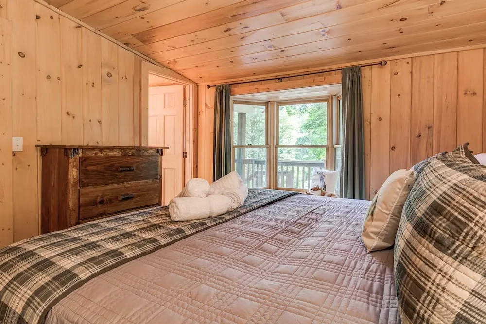 photo 1 of Treehouse Falls - 2 Br Home