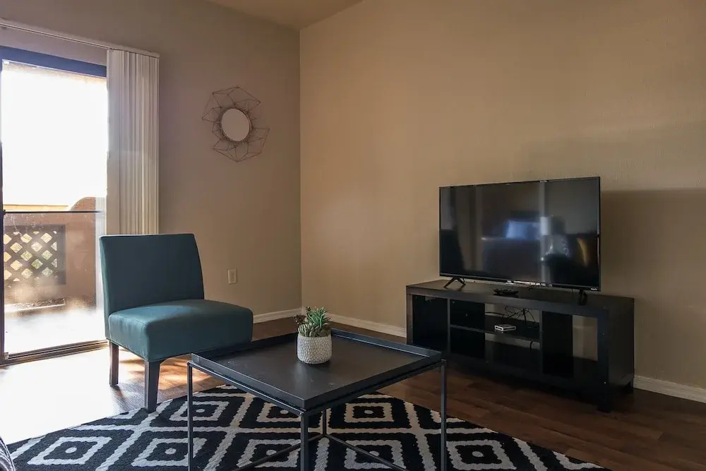 photo 1 of 1 BR Apt with Parking by Frontdesk