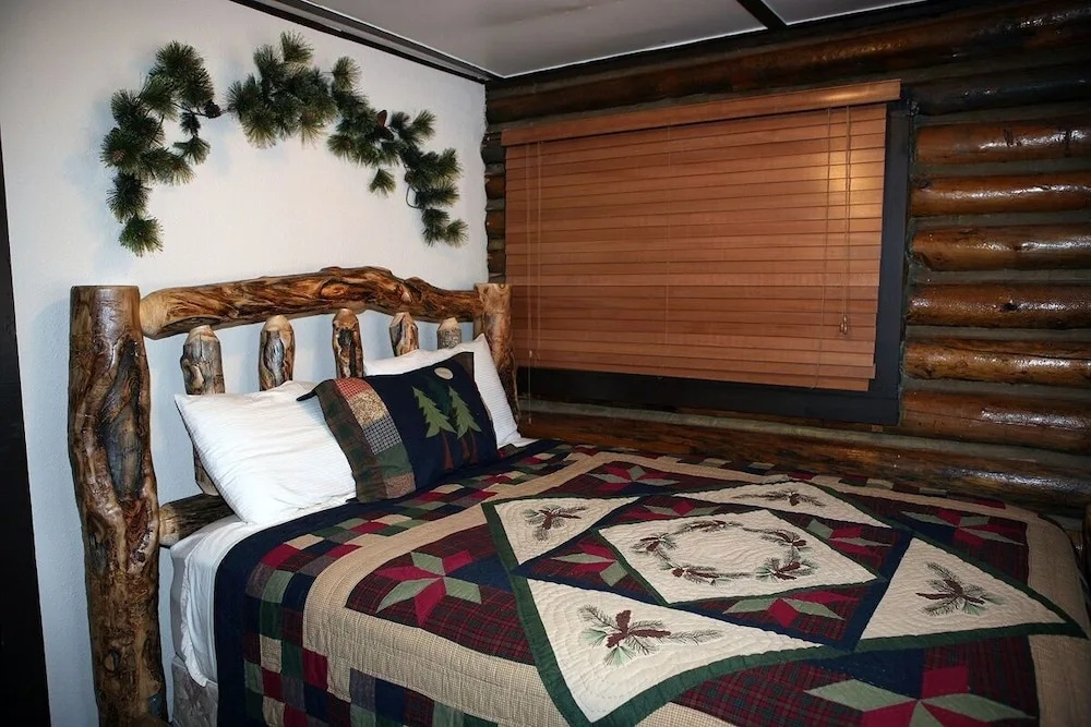 photo 1 of Triple R Cottages: 1 3 Bedroom Cabin