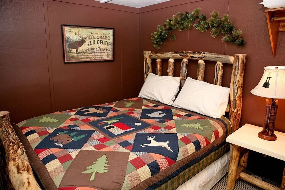 photo 1 of Triple R Cottages: 5 2 Bedroom Cabin