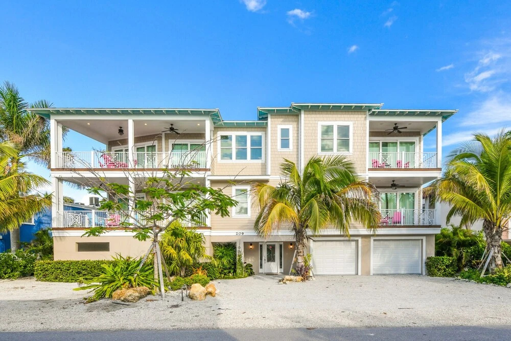 photo 1 of Tropical Hideaway