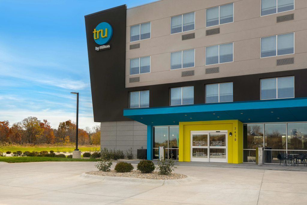 photo 1 of Tru By Hilton Anderson