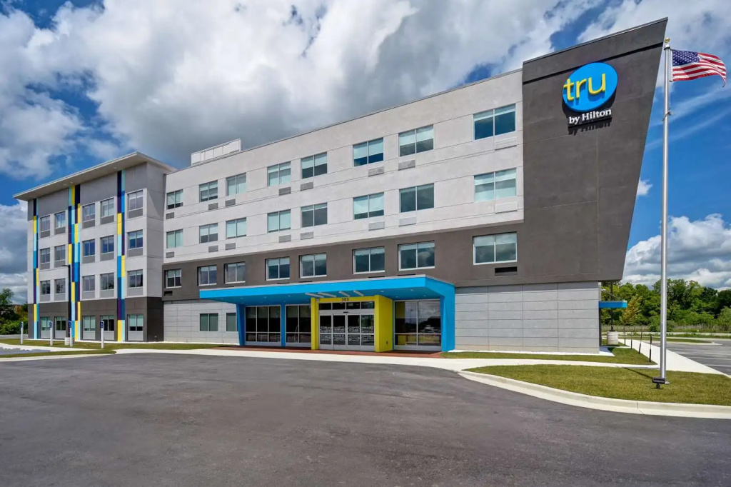 photo 1 of Tru by Hilton Auburn