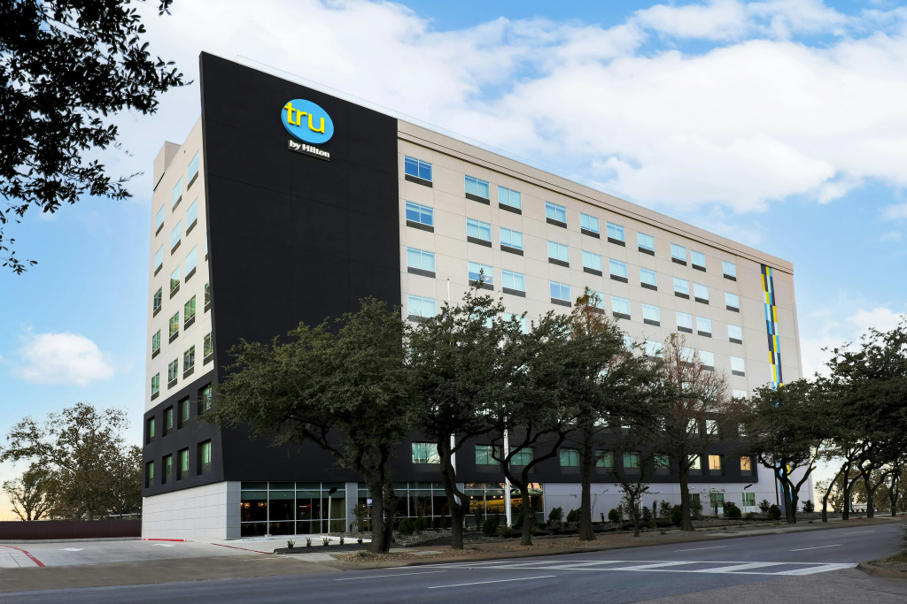 photo 1 of Tru by Hilton Dallas Downtown Market Center