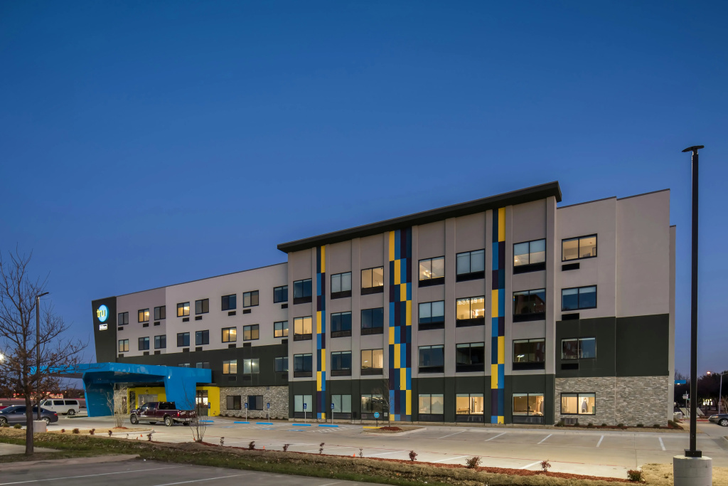 photo 1 of Tru by Hilton Garland Richardson