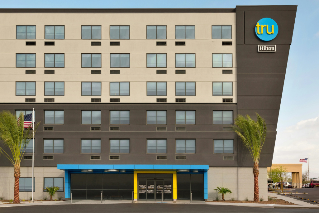 photo 1 of Tru by Hilton Las Vegas Airport, NV