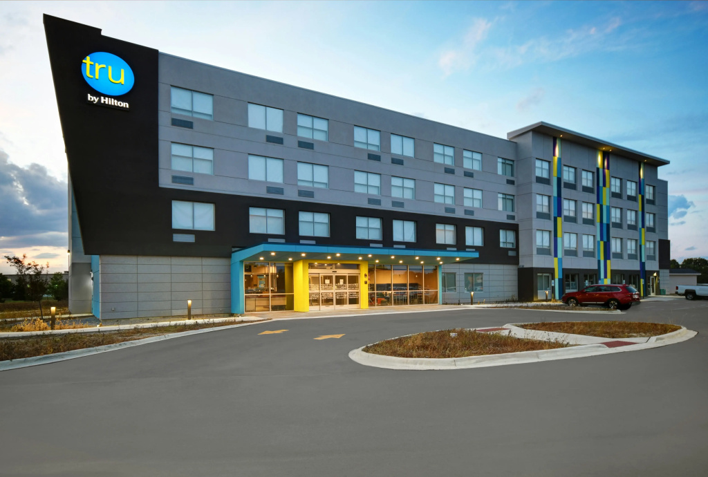 photo 1 of Tru by Hilton Monroe