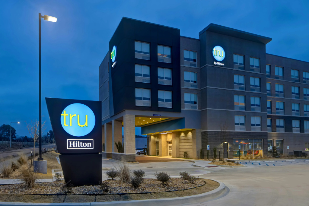photo 1 of Tru by Hilton Oxford
