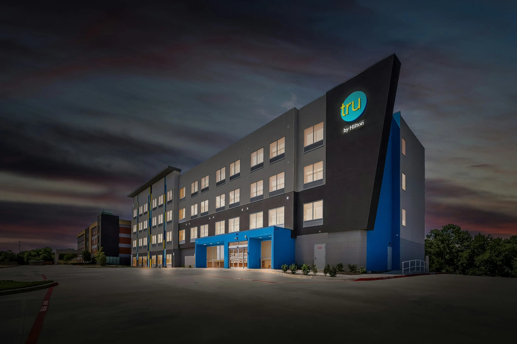 photo 1 of Tru by Hilton Plano Hwy 75