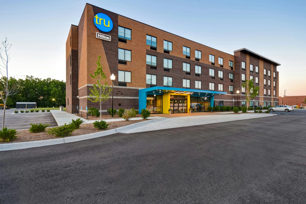 photo 1 of Tru by Hilton Sterling Heights Detroit