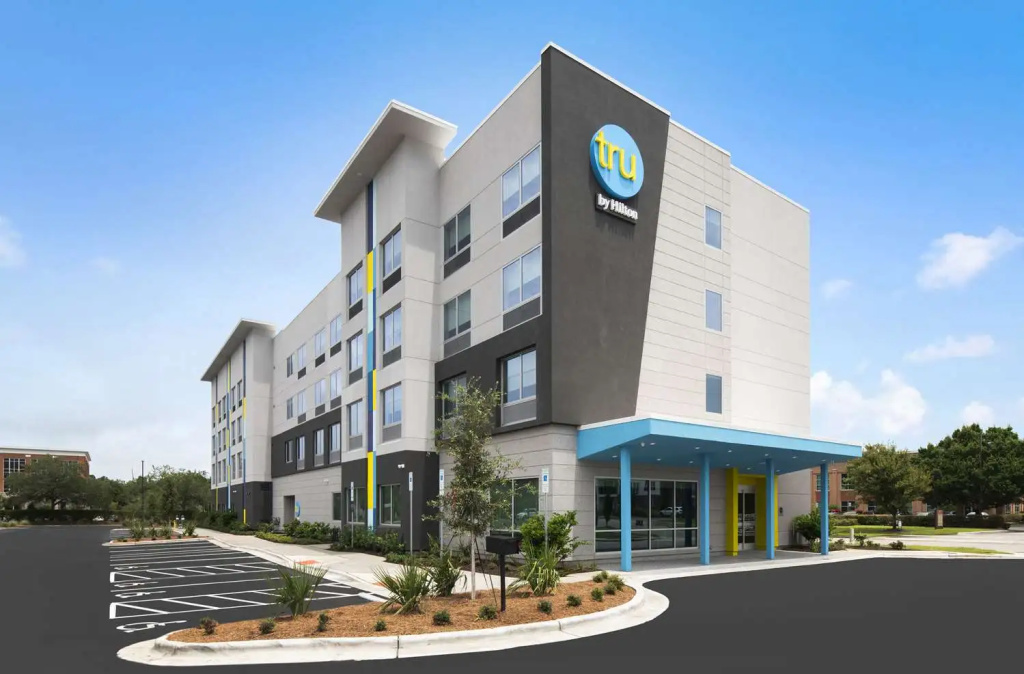photo 1 of Tru By Hilton Wilmington Wrightsville Beach