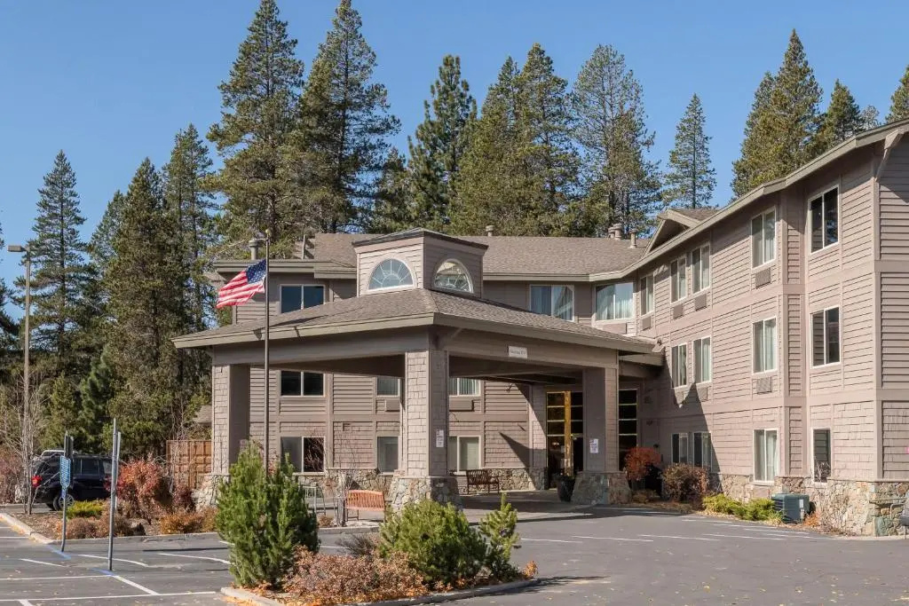 photo 1 of Truckee Donner Lodge
