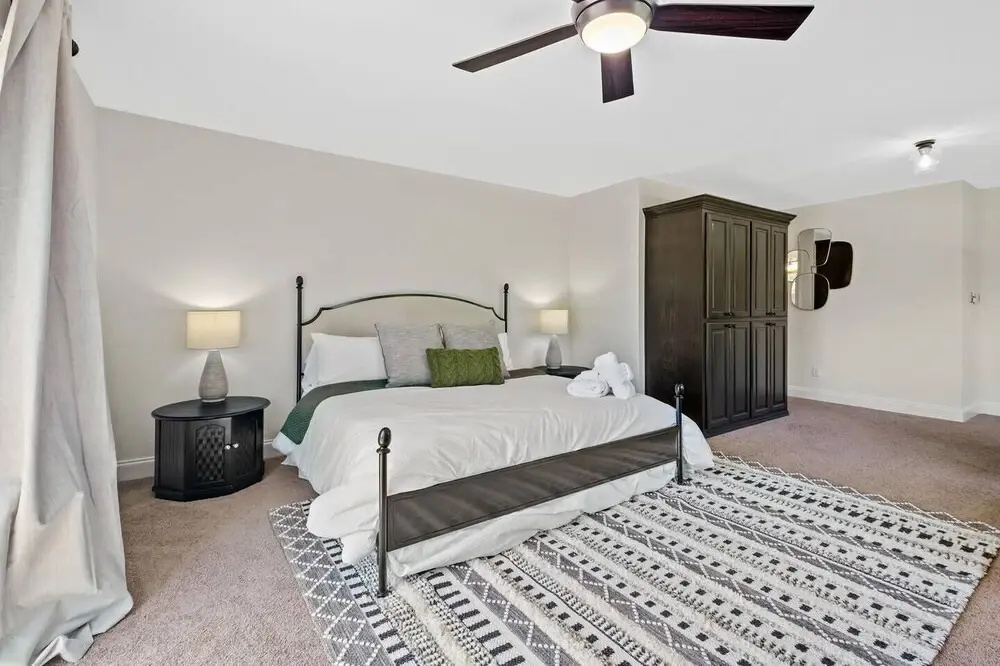 photo 1 of Tunnel Vision Trail Home -8 Min From Lake Windsor! 4 Bedroom Home by Redawning
