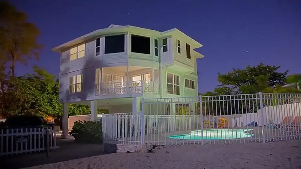 photo 1 of Turtle Watch Apartment 3