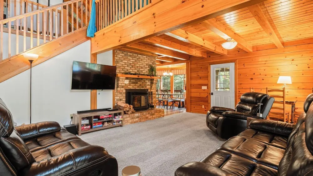 photo 1 of Twin Creeks Lodge by Avantstay 33 Acre Retreat