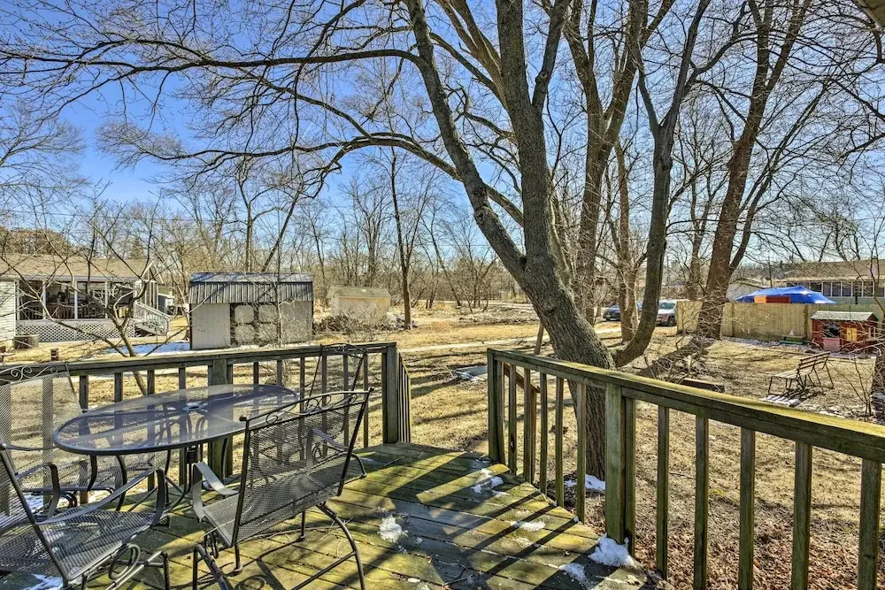 photo 1 of Twin Lakes Escape w/ Deck < 1 Mi to Beach!