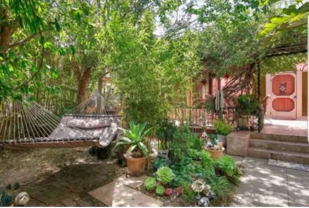 photo 1 of Unique Romantic Venice Beach 2 Bedrooms 1 Bathroom Apts