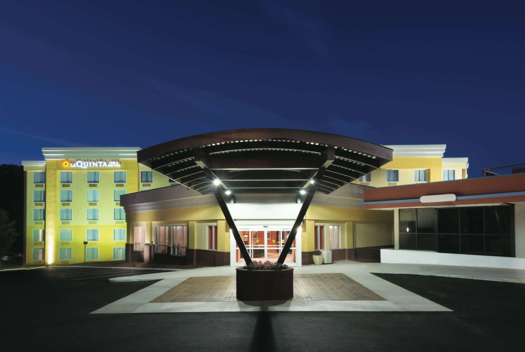 photo 1 of La Quinta Inn & Suites by Wyndham Lynchburg at Liberty Univ.