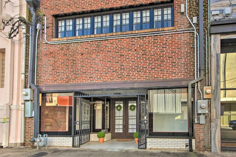photo 1 of Updated Apartment in Historic Dtwn Marshall!
