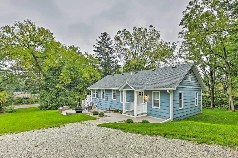 photo 1 of Updated Twin Lakes Cottage, Walk to Lake Mary