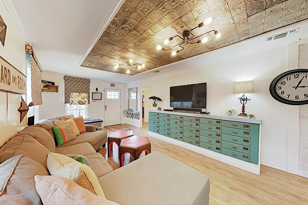 photo 1 of Updated West North Inn, Walk To Schlitterbahn 3 Bedroom Home