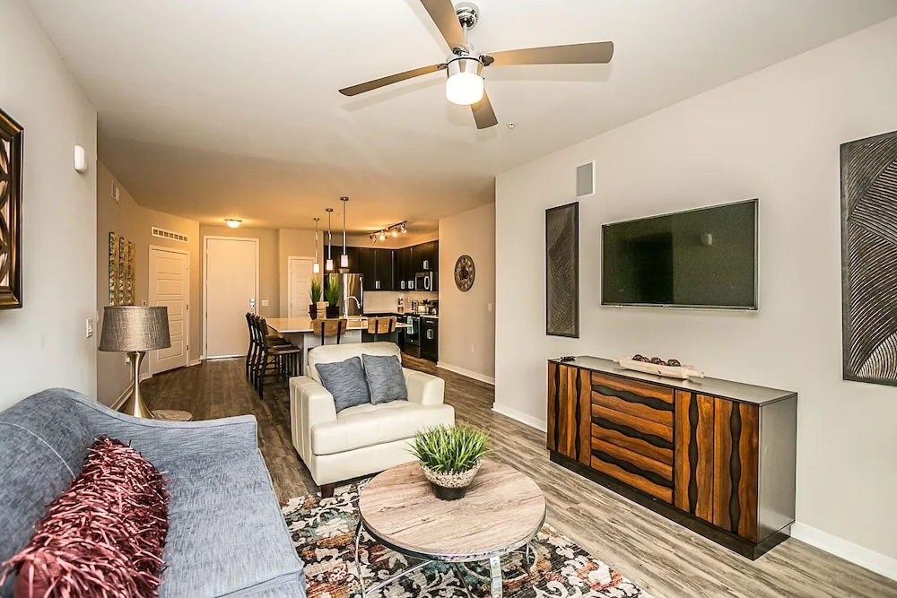 photo 1 of Upscale King, Pool View, Close to Kierland w/Parking (316)