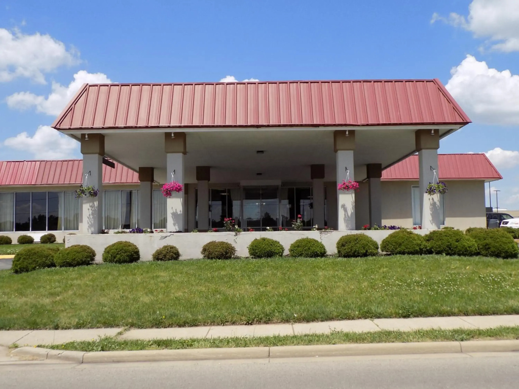 photo 1 of USA Inn and Suites Springfield Ohio