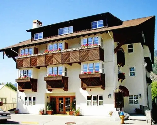 photo 1 of Blackbird Lodge