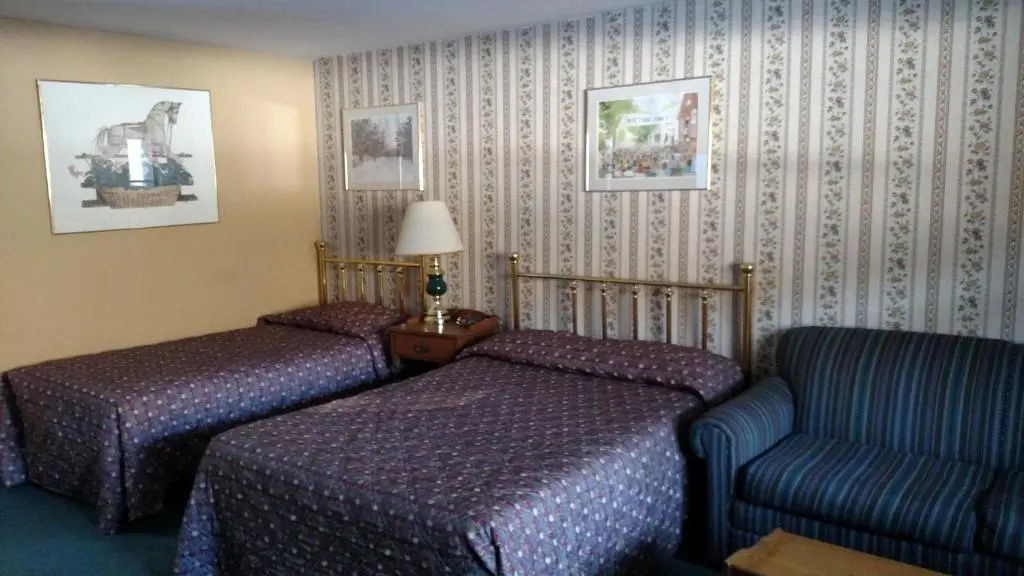photo 1 of Val Roc Motel