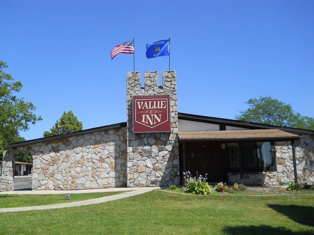 photo 1 of Value Inn Milwaukee Airport South