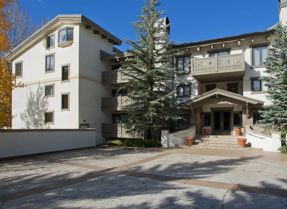 photo 1 of Cortina #160 3 Bedroom Condo by Redawning