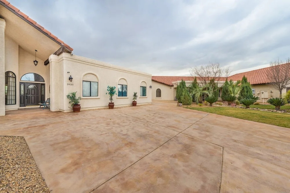 photo 1 of Villa Woodbury