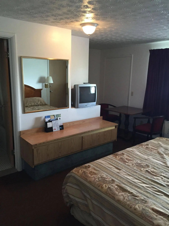 photo 1 of Vista Heights Inn