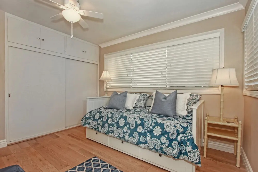 photo 1 of W. Bay Ave (68433) - 2 Br townhouse by RedAwning