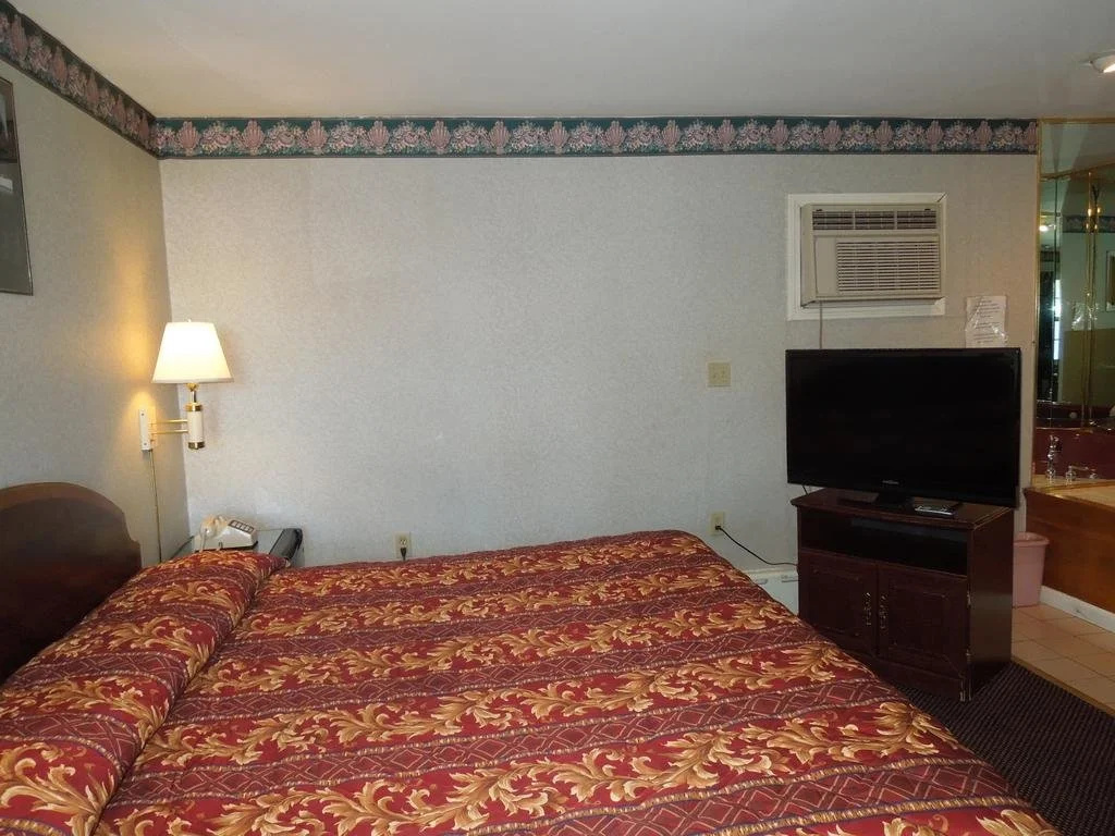 photo 1 of Wagon Wheel Inn