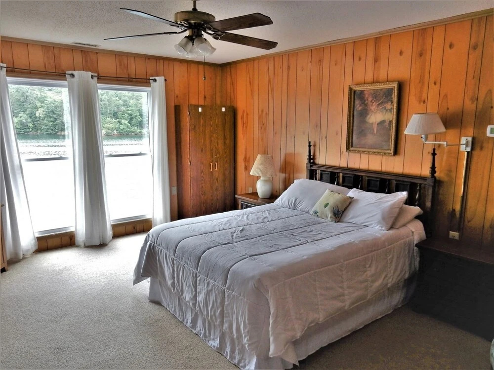 photo 1 of Wallace Lake House
