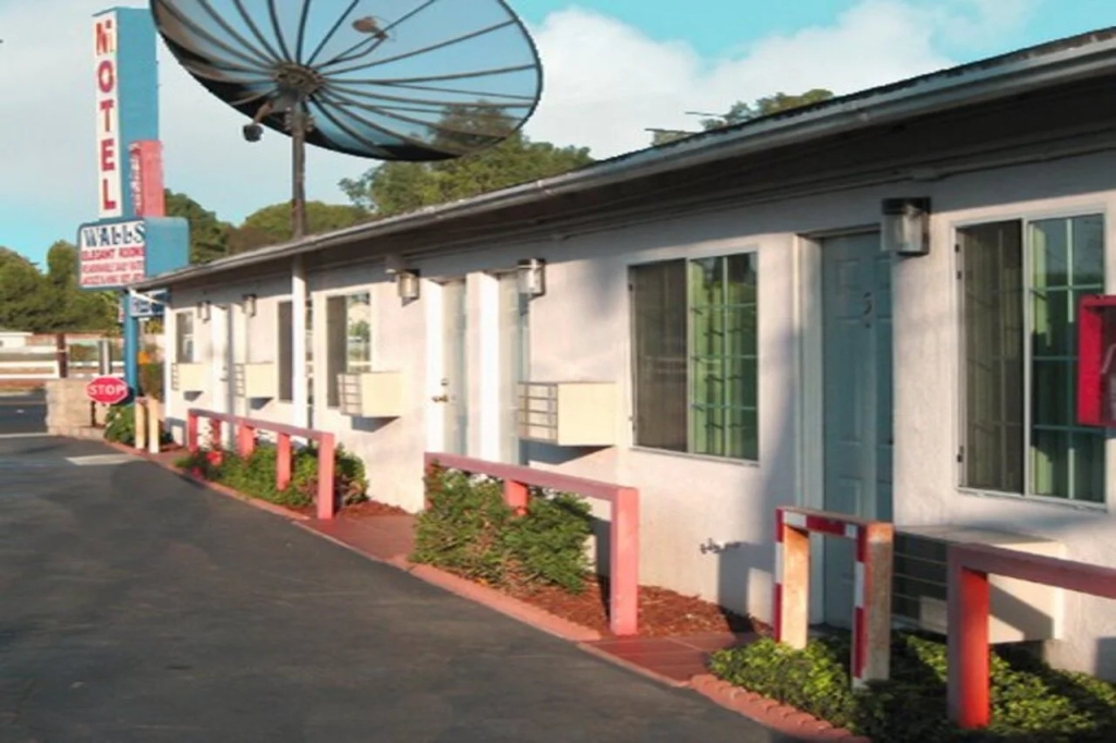 photo 1 of Walls Motel Long Beach